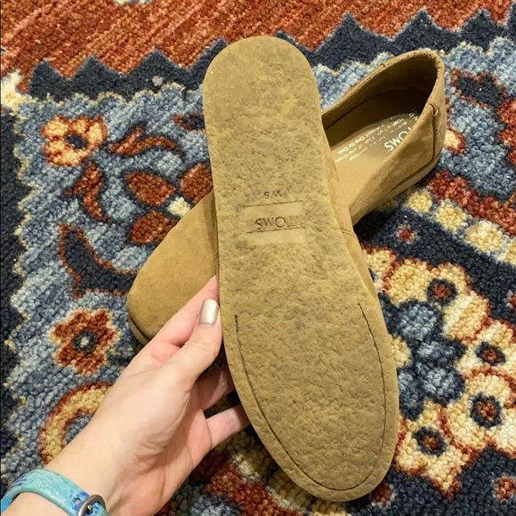 Tan suede toms - Picture 5 of 5